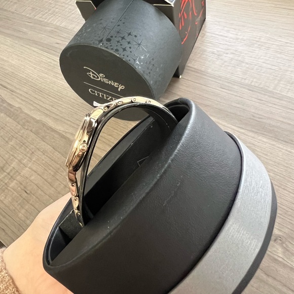 Citizen Disney Minnie Mouse Watch with 31MM Diamond Dial - Picture 5 of 11